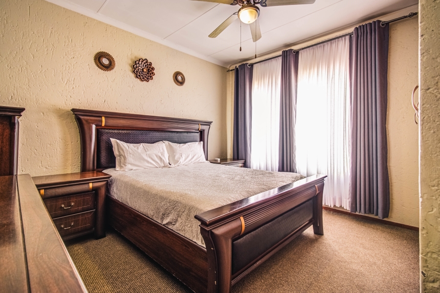 4 Bedroom Property for Sale in Bonaero Park Gauteng