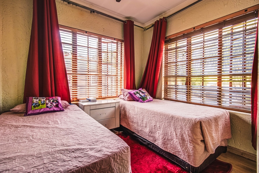 4 Bedroom Property for Sale in Bonaero Park Gauteng