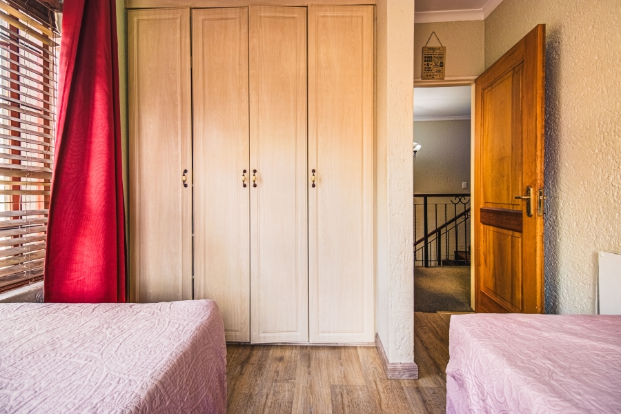 4 Bedroom Property for Sale in Bonaero Park Gauteng