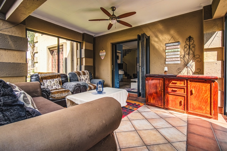 4 Bedroom Property for Sale in Bonaero Park Gauteng