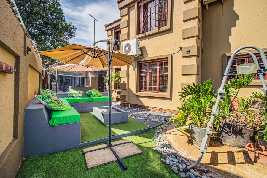 4 Bedroom Property for Sale in Bonaero Park Gauteng