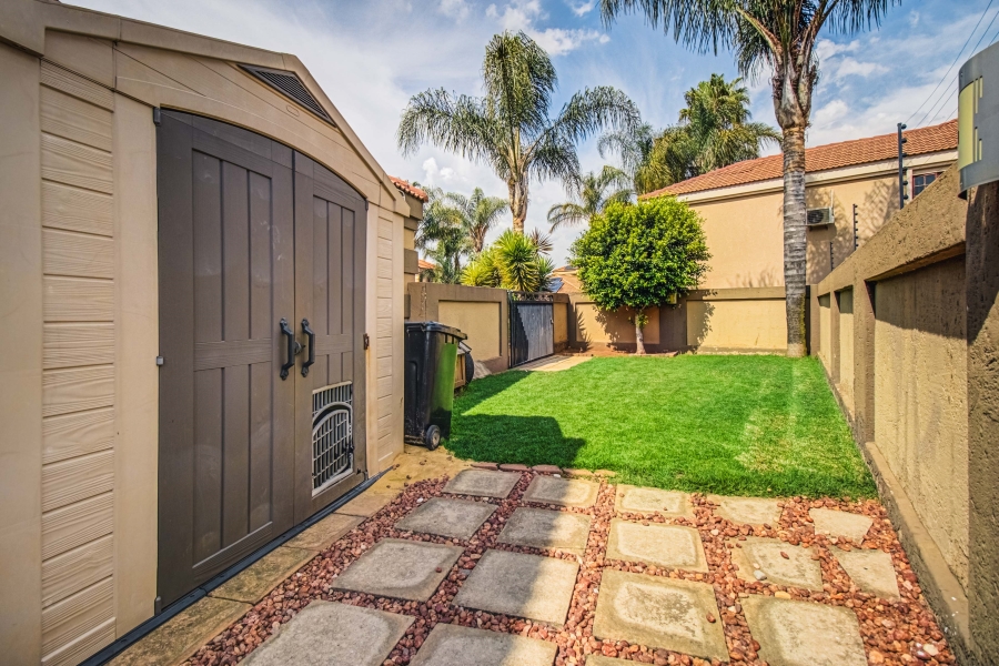4 Bedroom Property for Sale in Bonaero Park Gauteng