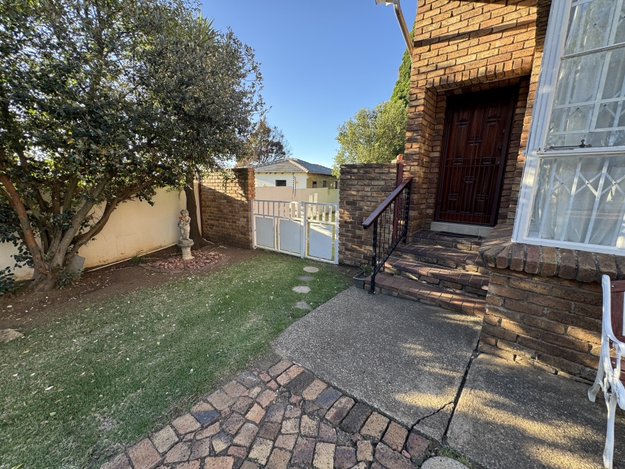 3 Bedroom Property for Sale in Esther Park Gauteng