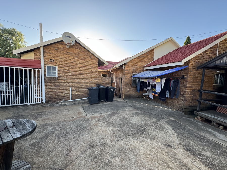 3 Bedroom Property for Sale in Esther Park Gauteng