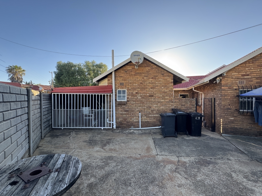 3 Bedroom Property for Sale in Esther Park Gauteng