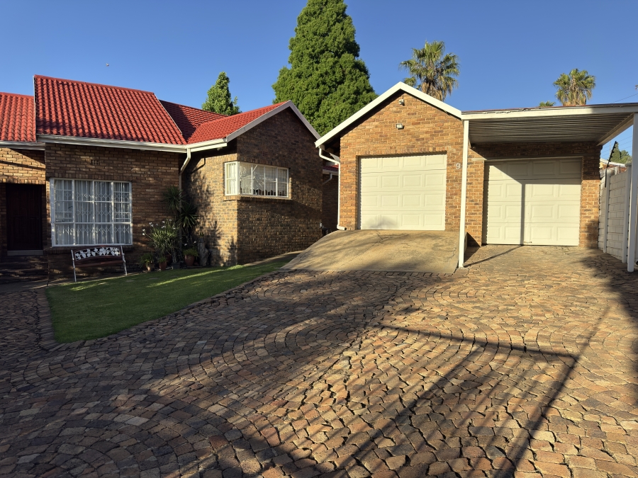 3 Bedroom Property for Sale in Esther Park Gauteng