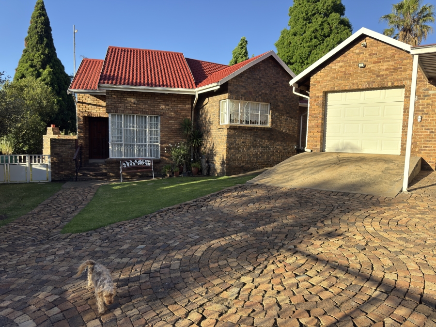 3 Bedroom Property for Sale in Esther Park Gauteng
