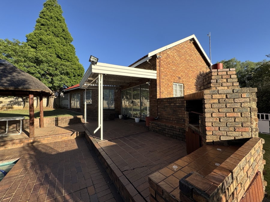 3 Bedroom Property for Sale in Esther Park Gauteng