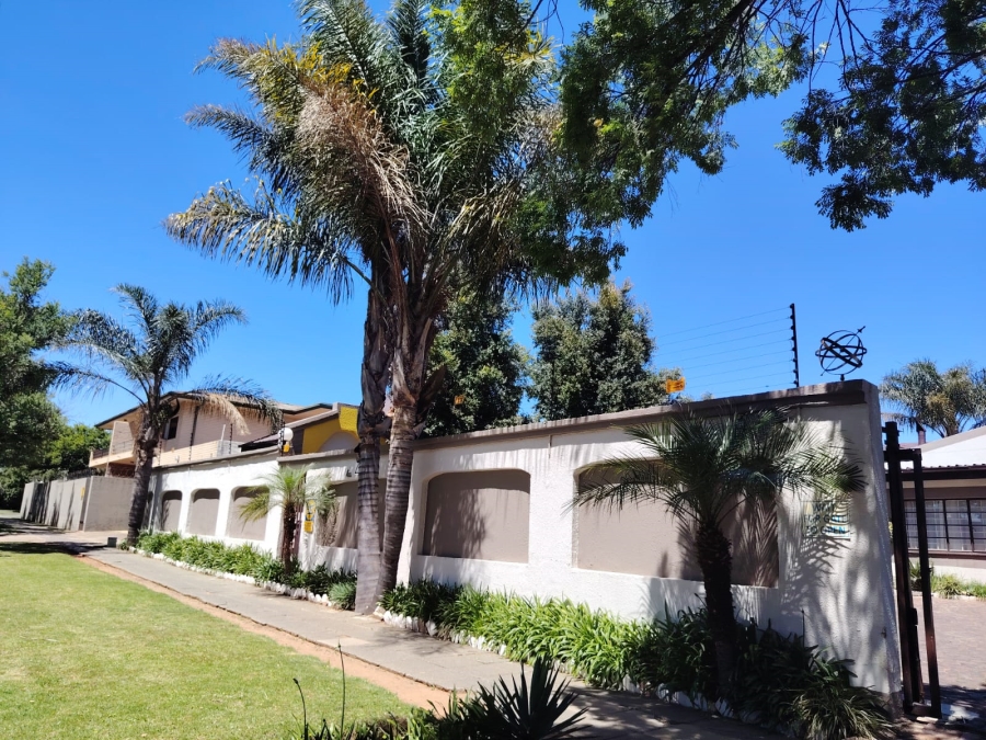 0 Bedroom Property for Sale in Lakefield Gauteng