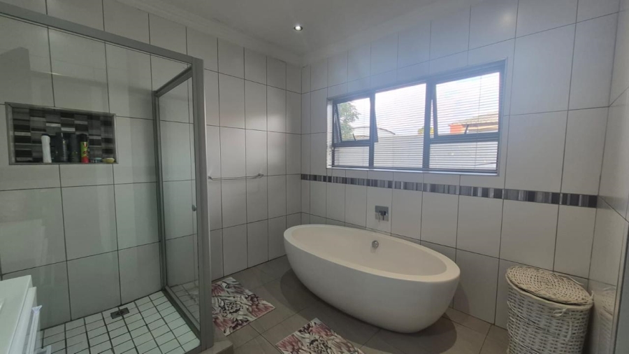 To Let 3 Bedroom Property for Rent in Raslouw Gauteng