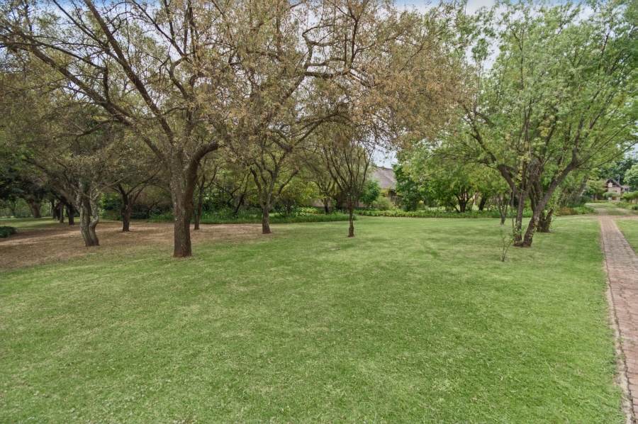15 Bedroom Property for Sale in Crowthorne AH Gauteng