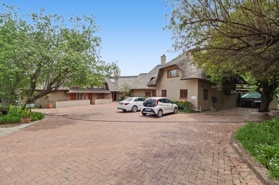 15 Bedroom Property for Sale in Crowthorne AH Gauteng