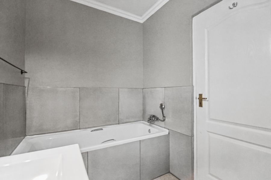 15 Bedroom Property for Sale in Crowthorne AH Gauteng