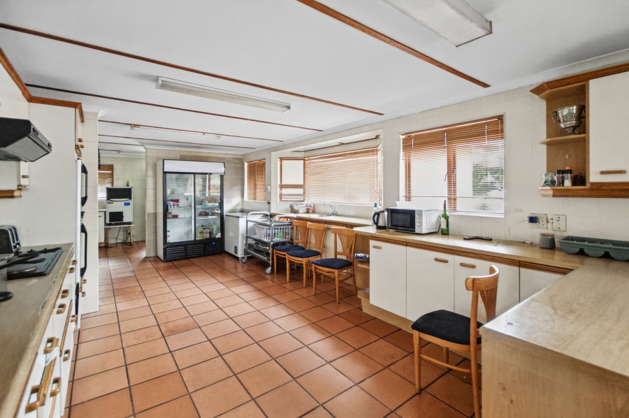15 Bedroom Property for Sale in Crowthorne AH Gauteng