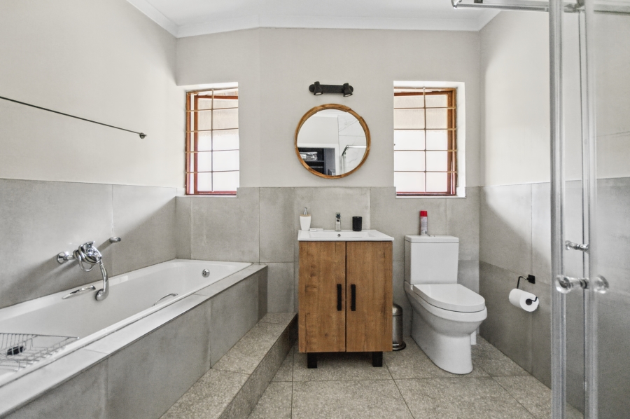 15 Bedroom Property for Sale in Crowthorne AH Gauteng