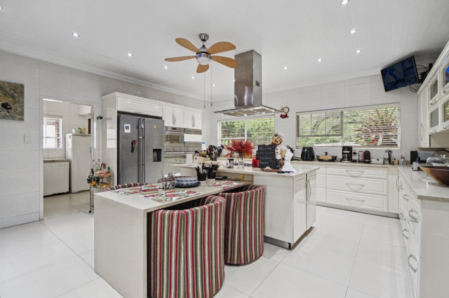 7 Bedroom Property for Sale in Blue Hills Gauteng