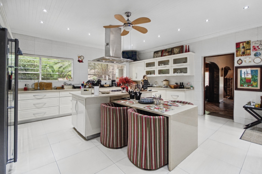 7 Bedroom Property for Sale in Blue Hills Gauteng