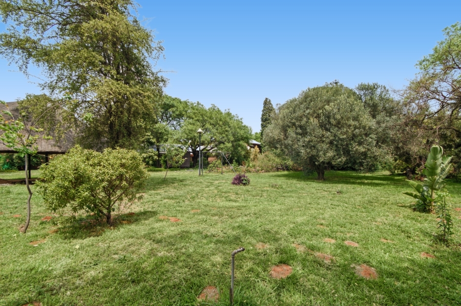 7 Bedroom Property for Sale in Blue Hills Gauteng
