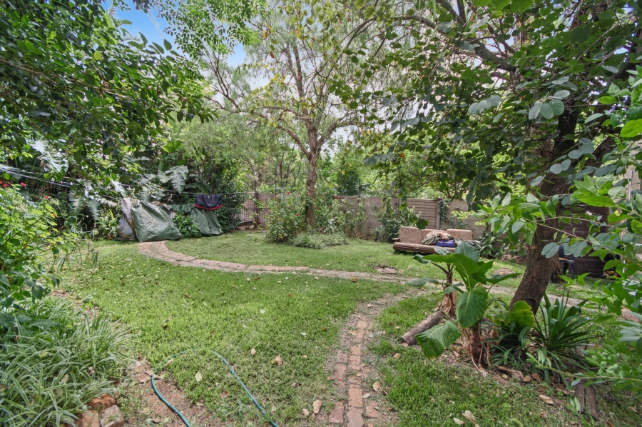 7 Bedroom Property for Sale in Blue Hills Gauteng