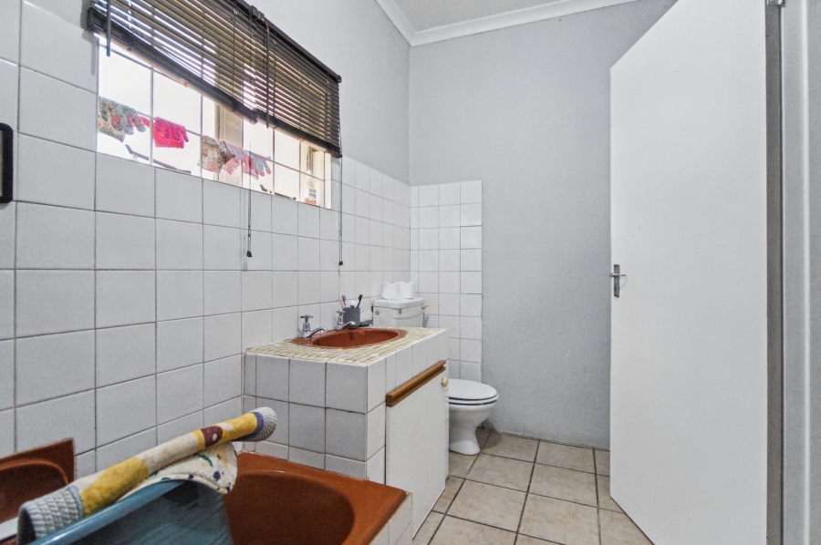 7 Bedroom Property for Sale in Blue Hills Gauteng