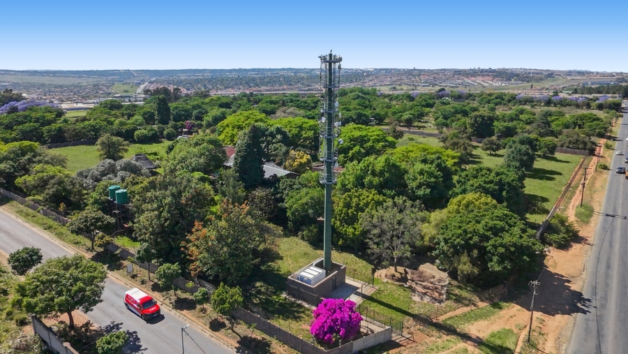 7 Bedroom Property for Sale in Blue Hills Gauteng
