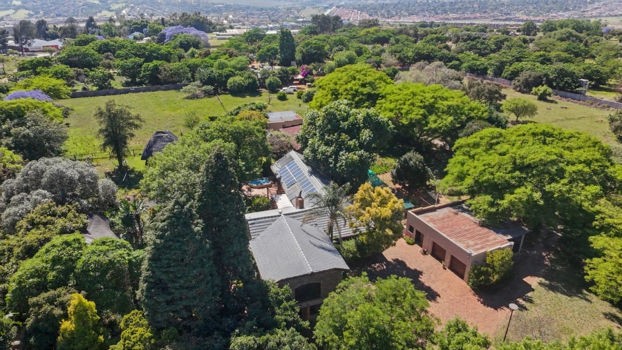 7 Bedroom Property for Sale in Blue Hills Gauteng