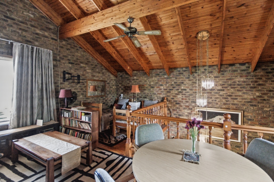 7 Bedroom Property for Sale in Blue Hills Gauteng