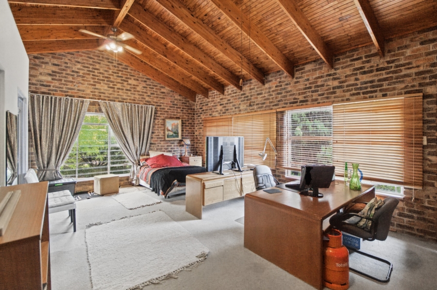 7 Bedroom Property for Sale in Blue Hills Gauteng