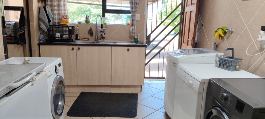 5 Bedroom Property for Sale in Elandsfontein Gauteng