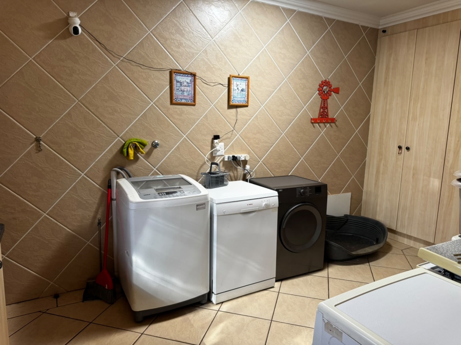 5 Bedroom Property for Sale in Elandsfontein Gauteng