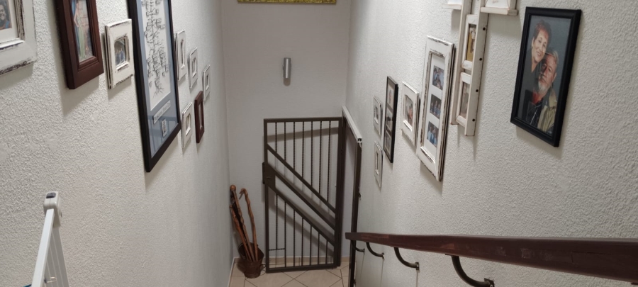 5 Bedroom Property for Sale in Elandsfontein Gauteng