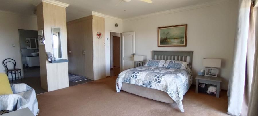 5 Bedroom Property for Sale in Elandsfontein Gauteng
