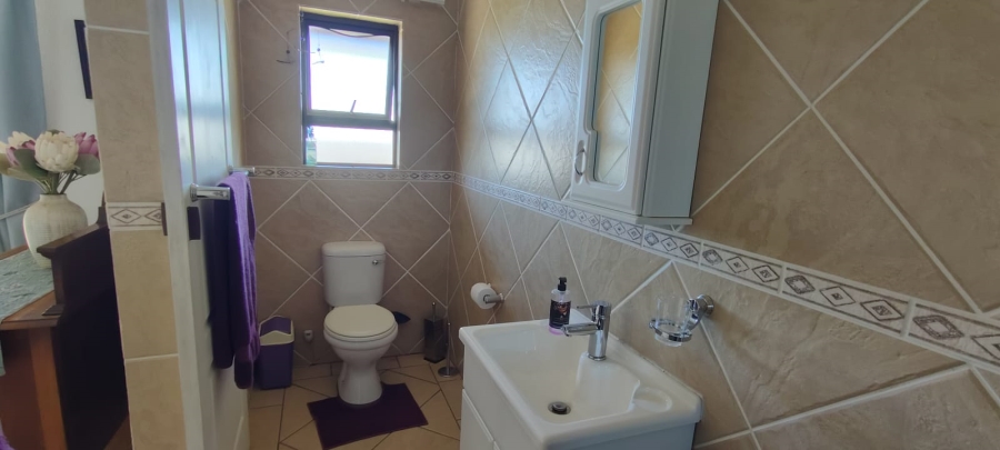 5 Bedroom Property for Sale in Elandsfontein Gauteng