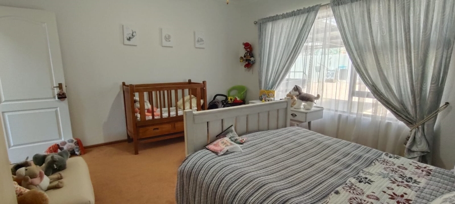 5 Bedroom Property for Sale in Elandsfontein Gauteng