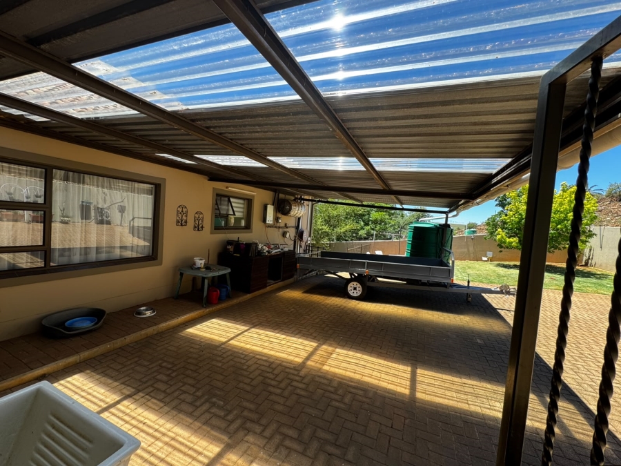 5 Bedroom Property for Sale in Elandsfontein Gauteng