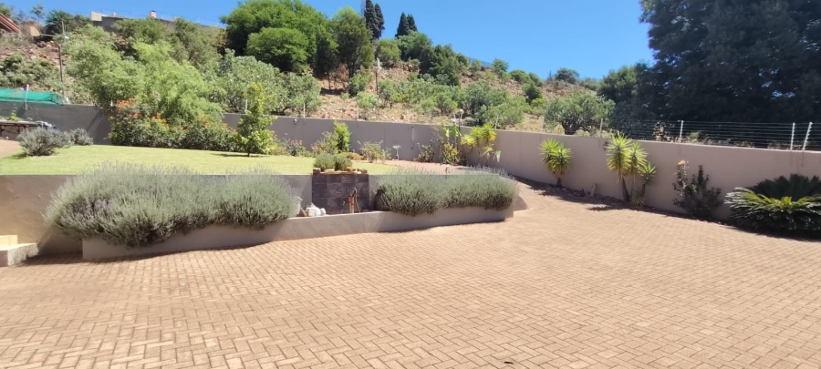 5 Bedroom Property for Sale in Elandsfontein Gauteng