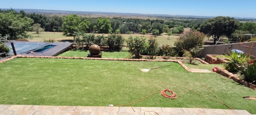 5 Bedroom Property for Sale in Elandsfontein Gauteng