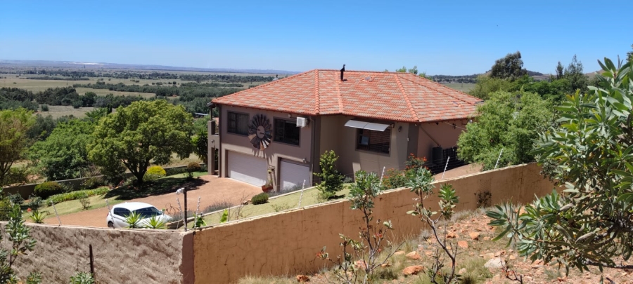 5 Bedroom Property for Sale in Elandsfontein Gauteng