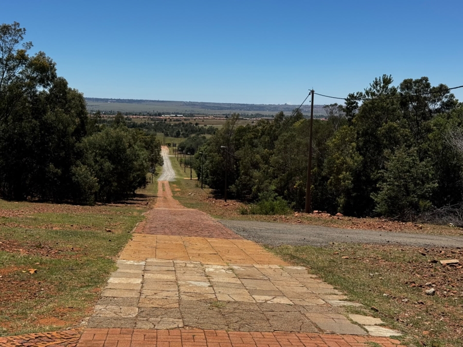 5 Bedroom Property for Sale in Elandsfontein Gauteng