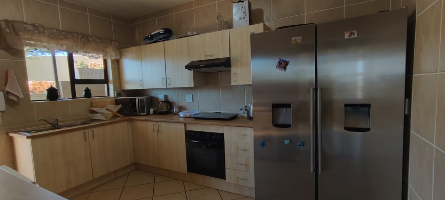 5 Bedroom Property for Sale in Elandsfontein Gauteng