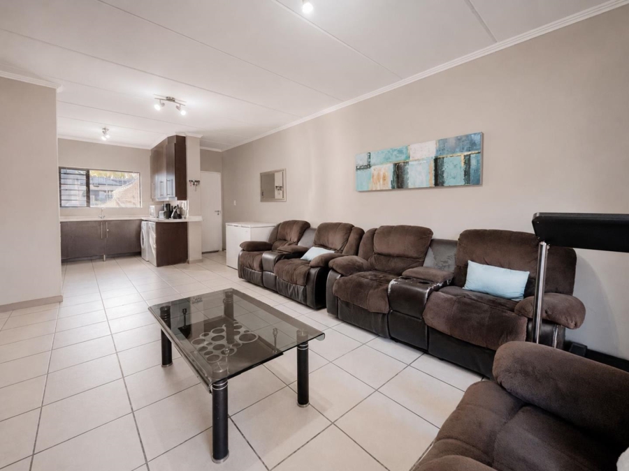 2 Bedroom Property for Sale in Douglasdale Gauteng