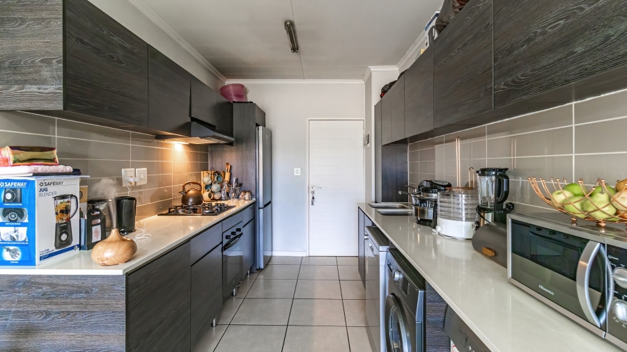 1 Bedroom Property for Sale in Olivedale Gauteng