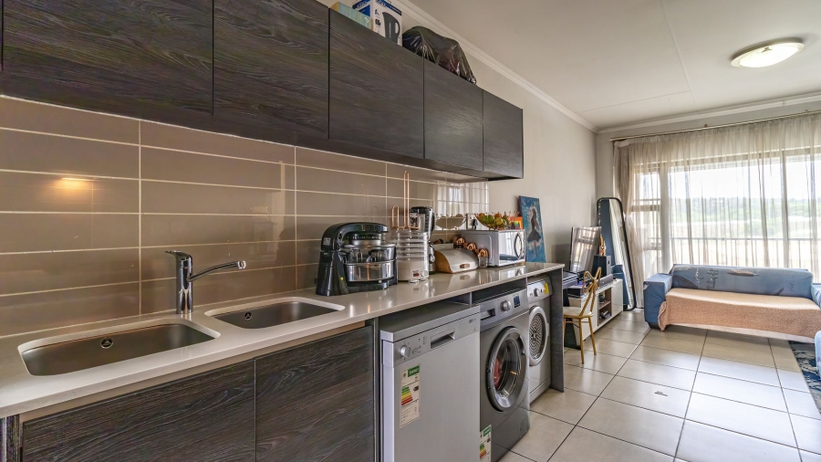 1 Bedroom Property for Sale in Olivedale Gauteng