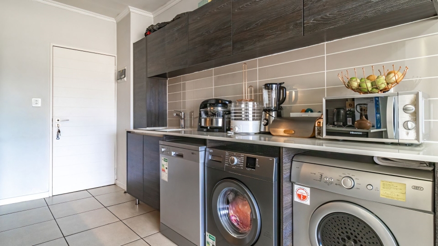 1 Bedroom Property for Sale in Olivedale Gauteng