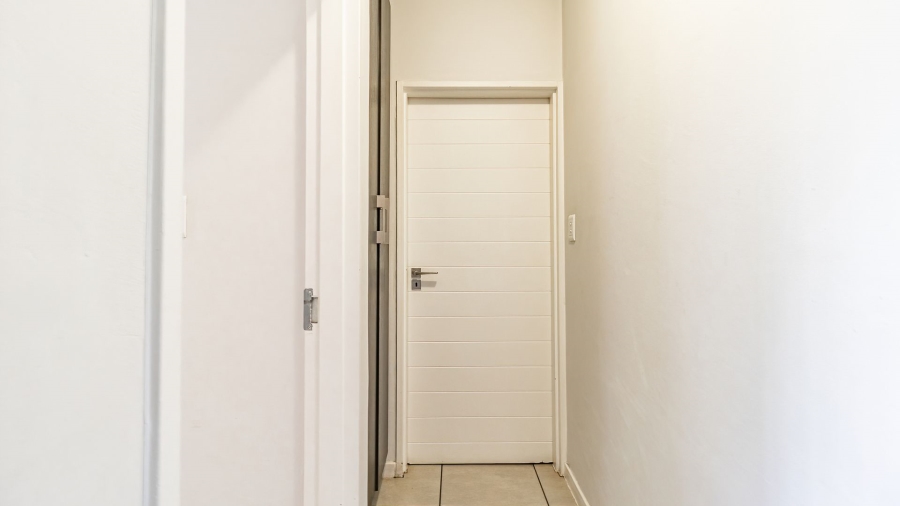 1 Bedroom Property for Sale in Olivedale Gauteng