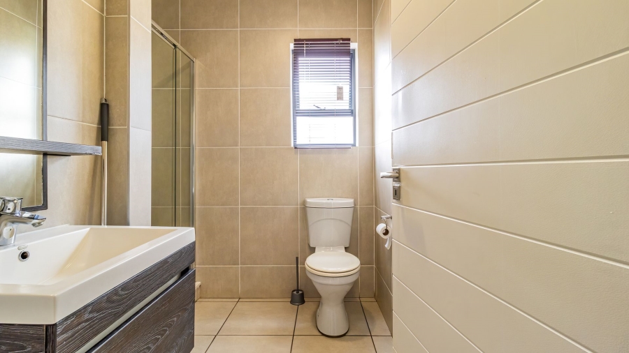 1 Bedroom Property for Sale in Olivedale Gauteng