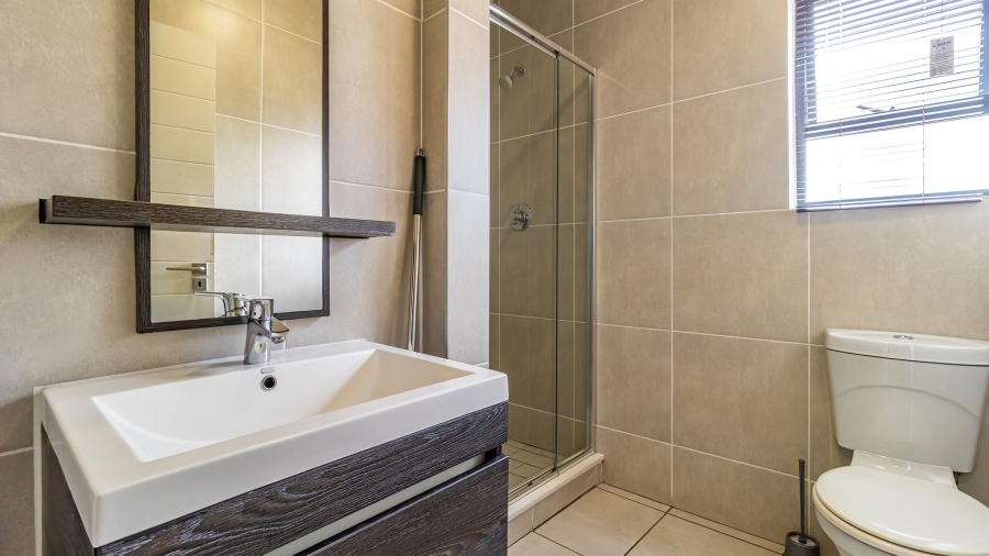 1 Bedroom Property for Sale in Olivedale Gauteng