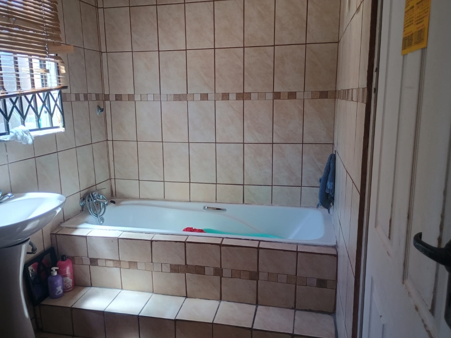4 Bedroom Property for Sale in Vanderbijlpark CW 3 Gauteng