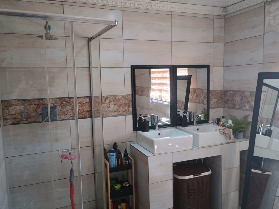 4 Bedroom Property for Sale in Vanderbijlpark CW 3 Gauteng
