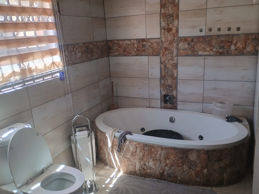4 Bedroom Property for Sale in Vanderbijlpark CW 3 Gauteng